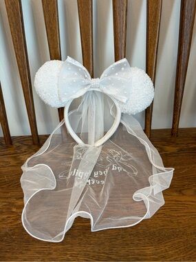 Disney Parks Minnie Mouse Bride Veil Ear Headband